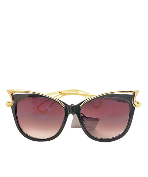 Gradient brown gold butterfly sunglasses for women.