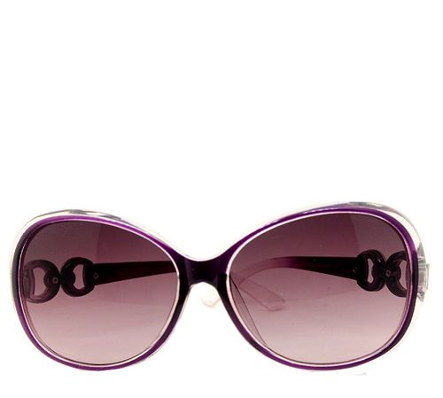 Women purple oversized sunglasses.