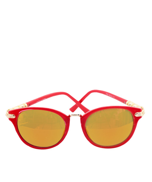 Mirrored cat-eye sunglasses for women.
