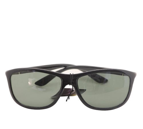 Polarized black grey wayfarer unisex sunglasses.