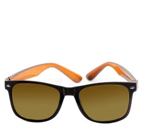 Brown transparent unisex wayfarer sunglasses.