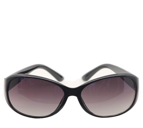 Black frame regular Wayfarer sunglasses for women.