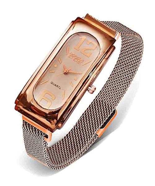 Women copper toned analogue watch rectangular.